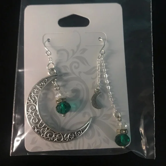 Dangly Moon Crystal Earrings. ~Elegant Moon.🌙 - Picture 5 of 5